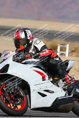 media/Feb-04-2024-SoCal Trackdays (Sun) [[91d6515b1d]]/6-Turn 10 Set 2 (1120am)/